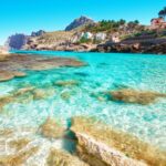 🌊 Descubre la belleza única de 📍 Cala San Vicente: ¿El paraíso secreto en Mallorca? 💫