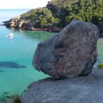 🌴 Descubre la paradisíaca Cala Algaiarens: el paraíso escondido en Menorca 🏖️