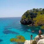 🏖️ Descubre el paraíso escondido: Cala Macarella 🌊 ¡Tu guía completa para disfrutar de esta impresionante playa!