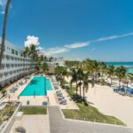 🌴 ¡Descubre el paraíso en el 🏨 Hotel Hamaca Boca Chica! La experiencia de ensueño que tanto buscas 🌺
