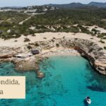 🌴✨ Descubre la joya escondida: Cala Saladeta – El paraíso imperfecto de Ibiza