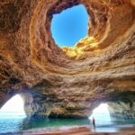 🏖️ Descubre la mágica y encantadora Playa Benagil: ¡Un paraíso escondido en Portugal!