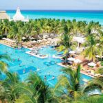🏨✨ Descubre el encanto del Hotel Riu Riviera Maya: tu oasis paradisíaco en el Caribe