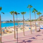 🏖️ Descubre la impresionante Playa de Amadores en Gran Canaria: tu paraíso vacacional 🌴